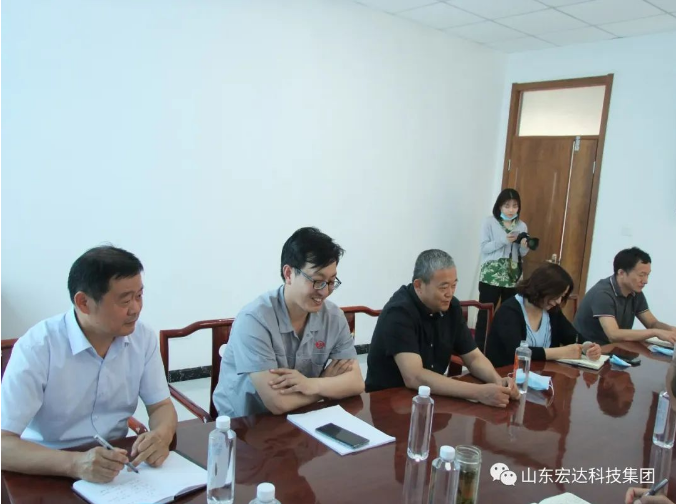长清区总工会领导到华体平台_华体（中国）集团调研